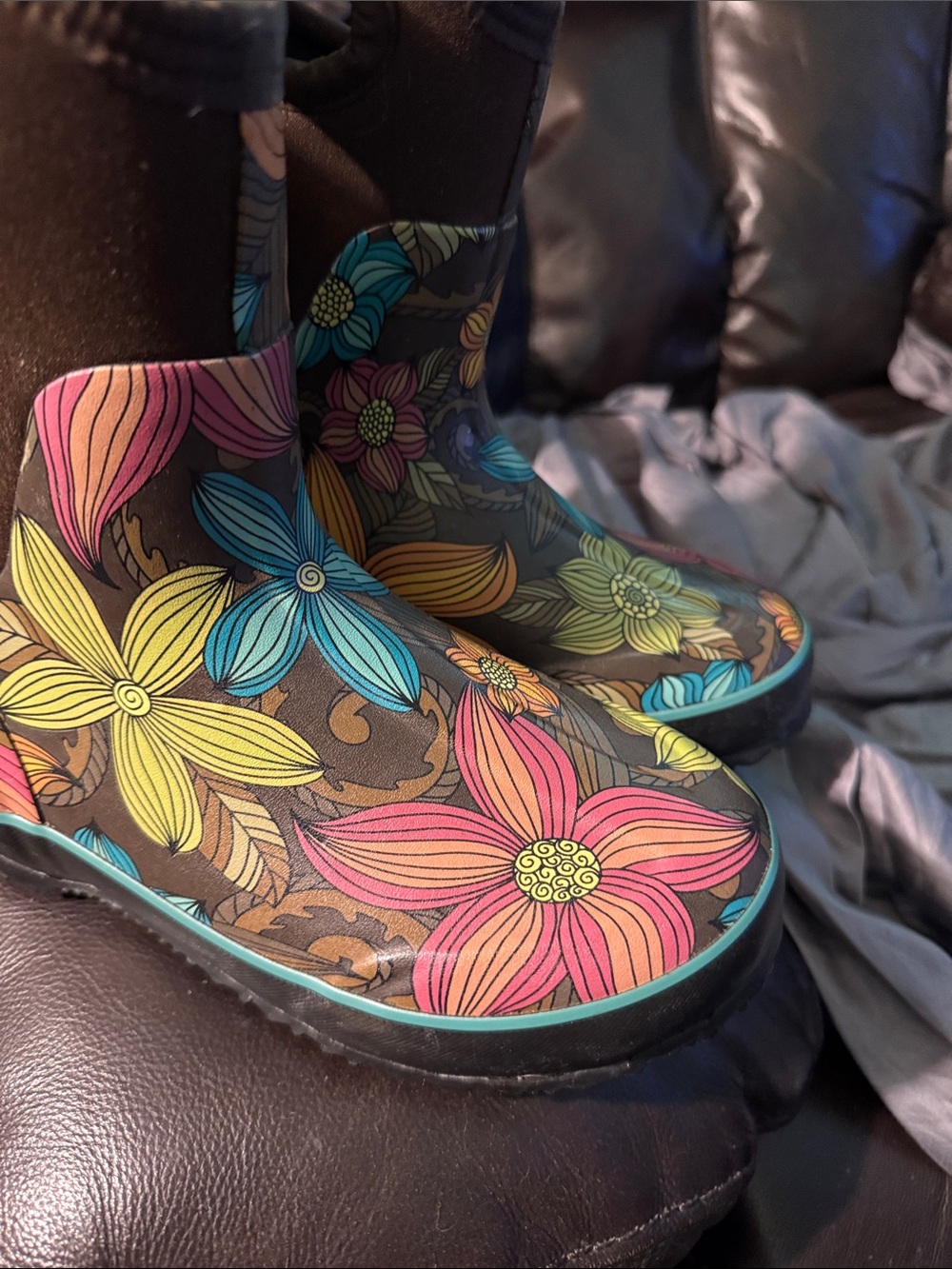 BOGS Womens Brown Floral Rain Boots size 6 Classic Mid Stargazer - Picture 4 of 16